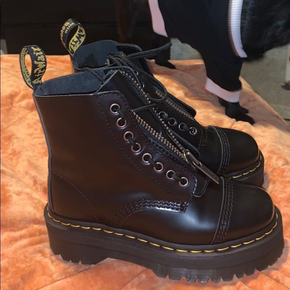 Doc Marten Sinclair boot platform size 5